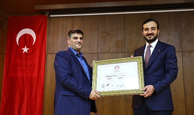 Bağcılar Belediye Başkanı Abdullah Özdemir, mazbatasını aldı