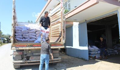 Büyükşehir Belediyesi’nin süt yemi takviyesi sürüyor