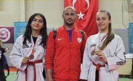 Foça Belediyespor Kulübü, Taekwondo Yıldızlar İzmir Vilayet Şampiyonası’nda bir altın ve iki bronz madalya ile kürsüye çıktı