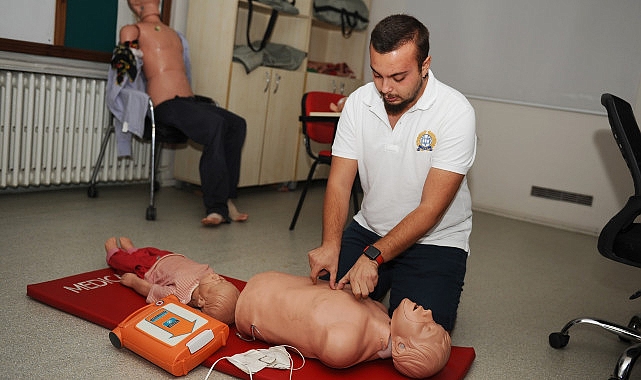 Karşıyaka’da birinci yardım kursları aralıksız devam ediyor