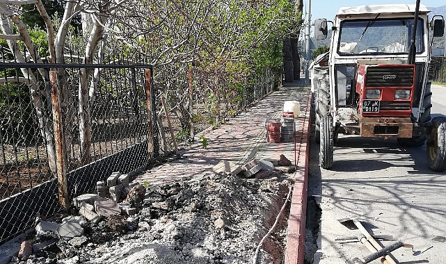 Kemer’de yol ve kaldırım çalışmaları