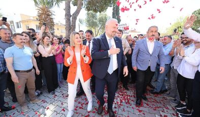 Lider Pehlivan Mazbatasını Menemenliler eşliğinde aldı