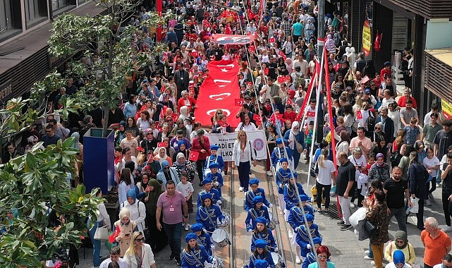 Osmangazi, çocuklarla şenlendi Cumhuriyet Caddesi’ndeki 23 Nisan programında büyük coşku yaşandı