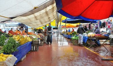 Ramazan Bayramı öncesinde Kartepe Belediyesi ilçe genelinde hazırlıklarına devam ederken, 9 günlük bayram tatilinde kurulacak olan pazarlarda aşikâr oldu