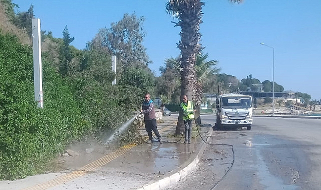 Urla Sokaklarında Bayram Paklığı