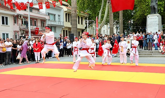 19 Mayıs Atatürk’ü Anma, Gençlik ve Spor Bayramı’nın 105. Yıl dönümü, 19 Mayıs 2024 Pazar günü Malkara’da düzenlenen merasim ve etkinlikler ile coşkuyla kutlandı