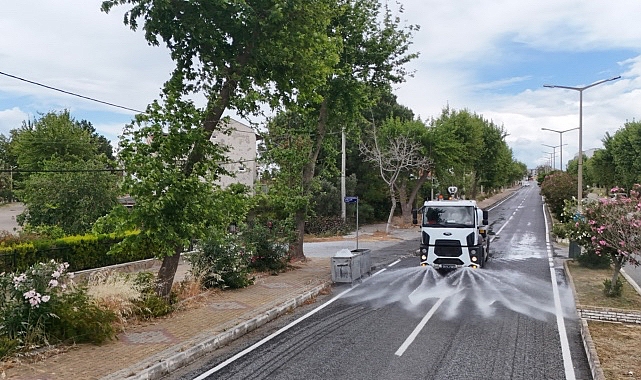 Aydın Büyükşehir Belediyesi’ne bağlı paklık grupları, Aydın kent genelinde çalışmalarını sürdürüyor