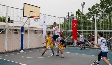 Basketbolcular Gaziemir’de kıyasıya yarıştı