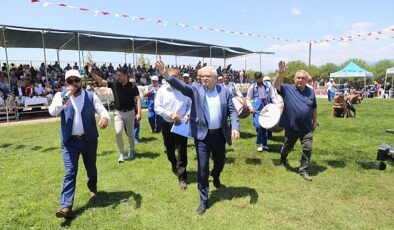 Burhaniye Belediyesi’nin düzenlediği ve bu yıl 8. defa gerçekleştirilecek olan Burhaniye Kızıklı Yağlı Pehlivan Güreşleri için geri sayım başladı