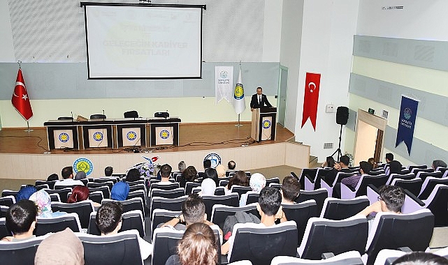 HarranUp Girişimcilik Konferansı: İŞ’te Liderlik ve Geleceğin Meslek Fırsatları – Motivasyon Semineri Düzenlendi