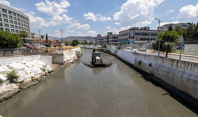 İzmir Büyükşehir Belediyesi İZSU Kokuya karşı çabanın tesirleri bu yaz görülecek