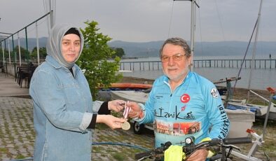 İznikli Yüzme Şampiyonu Erhan Turan İznik’te manalı bir triatlon aktifliği düzenledi