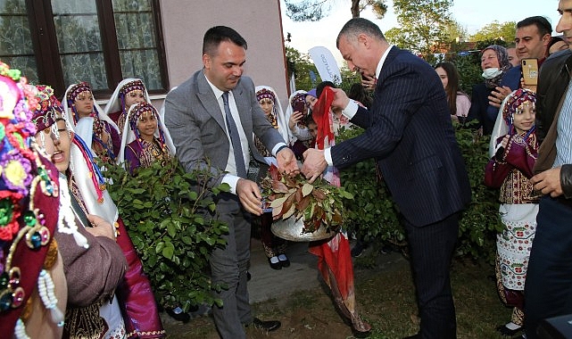 Kocaeli Büyükşehir Belediye Başkanı Tahir Büyükakın, Hıdırellez Bayramı nedeniyle bir kutlama bildirisi yayınladı