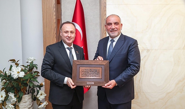 Lider İbrahim Sandıkçı, “İlçemize yeni yatırımlar kazandırmak için uğraşla çalışıyoruz”