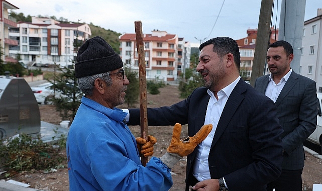 Nevşehir Belediye Başkanı Rasim Arı, belediye takımlarının mahallelerdeki çalışma alanlarında incelemelerini sürdürüyor