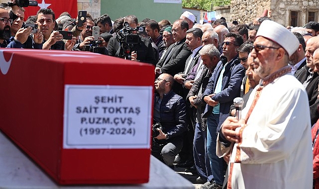 Nevşehir Belediye Başkanı Rasim Arı, Pençe Kilit Harekât Bölgesi’nde vazifesi esnasında yıldırım düşmesi sonucu şehit olan Piyade Uzman Çavuş Sait Toktaş’ın cenaze merasimine katıldı