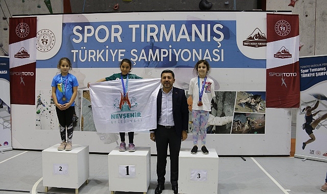 Nevşehir Belediyesi Gençlik ve Spor Kulübü sportmeni Belkıs Durmuş, Spor Tırmanış Küçükler Türkiye Şampiyonası’nda tüm rakiplerini geride bırakarak Türkiye Şampiyonu oldu.