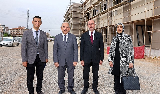 Selçuklu Belediye Başkanı Ahmet Pekyatırmacı ve Konya Vilayet Sıhhat Müdürü Mehmet Koç, Konya’ya sıhhat alanında kıymet katacak Toplum Ruh Sıhhati Merkezi ve Sağlıklı Hayat Merkezi’nde incelemelerde bulundu