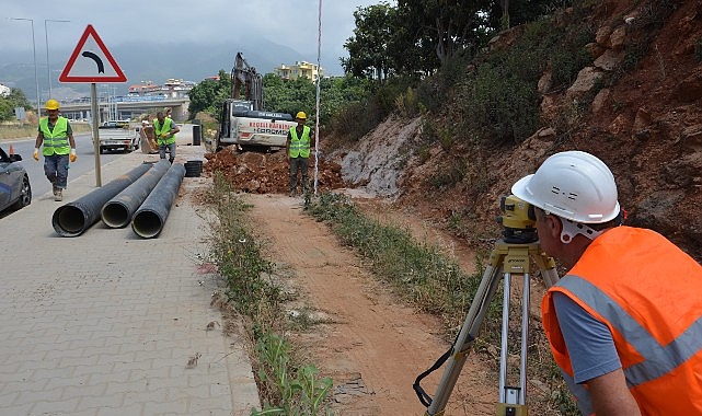 Antalya Büyükşehir Belediyesi’nden Oba Mahallesi’ne kanalizasyon çizgisi