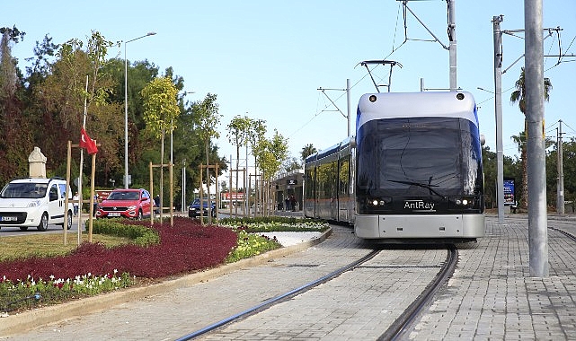 Antalya Büyükşehir’den YKS öğrencilerine fiyatsız ulaşım takviyesi