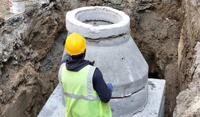 Aydın Büyükşehir Belediyesi Su ve Kanalizasyon İdaresi Genel Müdürlüğü (ASKİ) grupları Söke ilçesinde de altyapı çalışmalarını tüm süratiyle sürdürüyor.