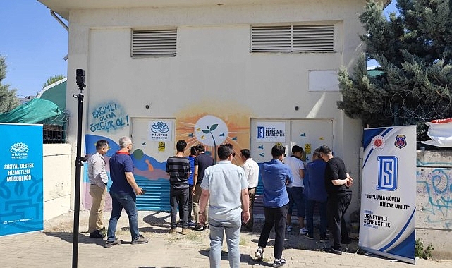 Bildirilerini grafiti çalışması ile verdiler