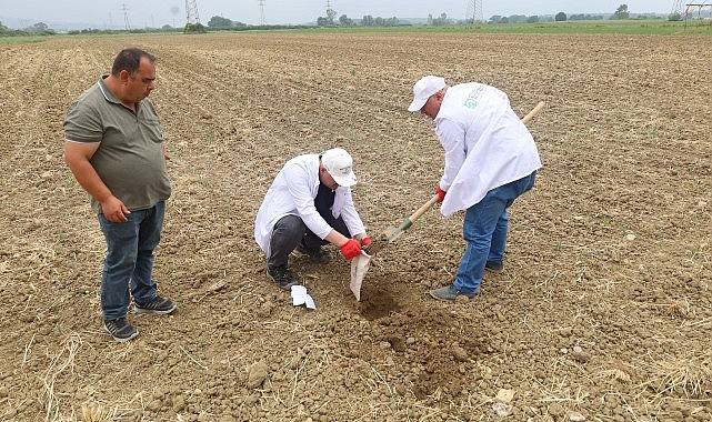 Büyükşehir’den çiftçilere fiyatsız toprak tahlili