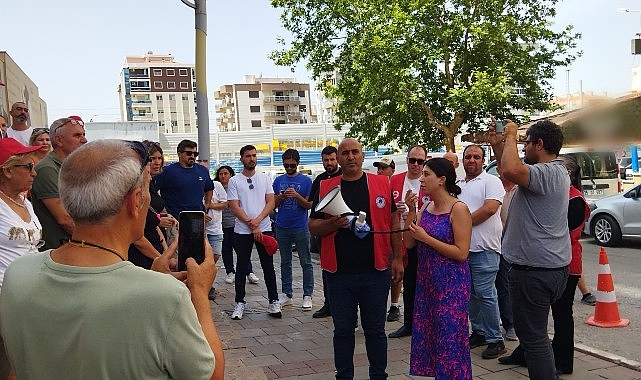 Çiğli Halk Temsilcileri Meclisi’nden işten atılan Çiğli Belediye personellerine ziyarete