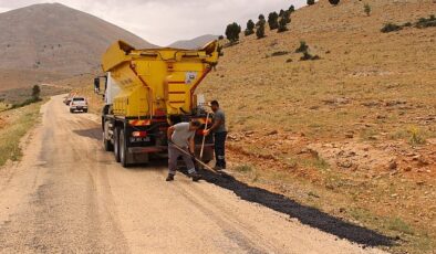 Elmalı Ovacık yoluna bakım tamirat yapılıyor