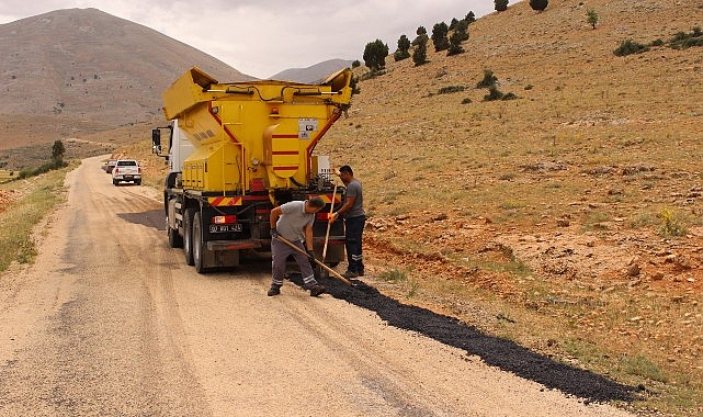 Elmalı Ovacık yoluna bakım tamirat yapılıyor