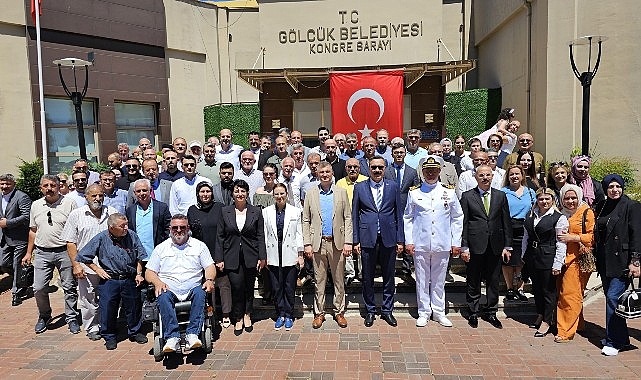 Gölcük’te düzenlenen Kent Bayramlaşması; toplumun her kısmından temsilciler vatandaşların geniş iştiraki ile gerçekleştirildi