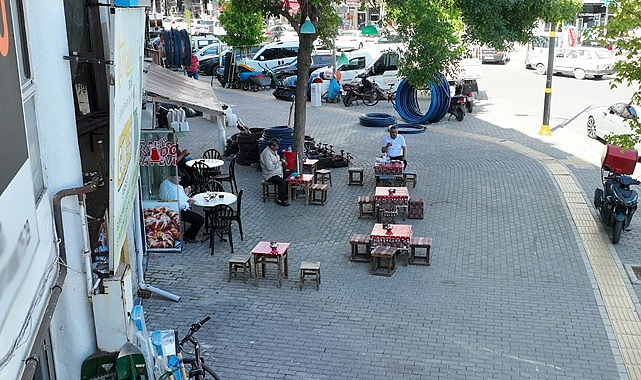 Sivas Belediyesi Zabıta Müdürlüğü grupları kentteki kaldırım işgalinin önüne geçmek ismine kontrollerini sıklaştırdı