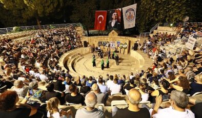 Madımak Katliamı, 31.yılında Amfi Tiyatro’da Alevi Kültür Dernekleri Selçuk Şubesi’nin hazırladığı program ile anıldı