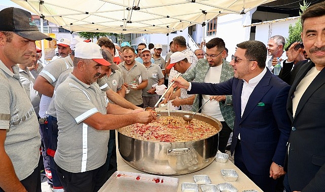 Nevşehir Belediye Başkanı Rasim Arı, Hizmet-İş Sendikası tarafından düzenlenen programda, hem hicri yılbaşı hem de Muharrem ayının başlangıcı münasebetiyle belediye çalışanlarına aşure ikramında bulundu